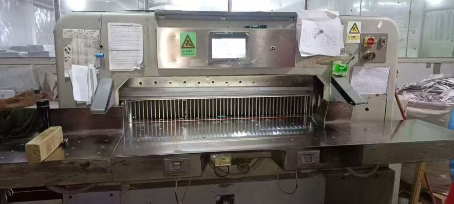 Paper/Sheet Cutting Machines Polar 137 EM