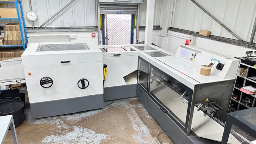 Stitching and folding Heidelberg Stitchmaster ST 100