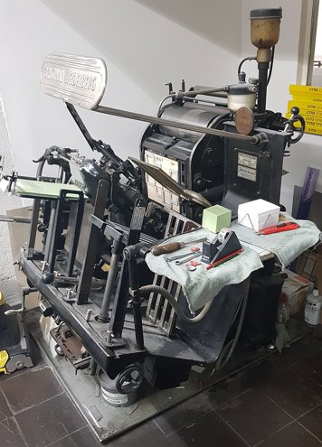 Die-cutters- automatic and handfed Heidelberg OHT-T