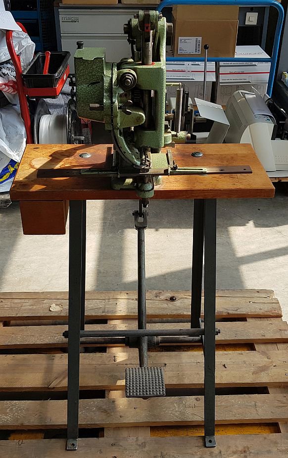 Eye letting machines Hang 103 SP