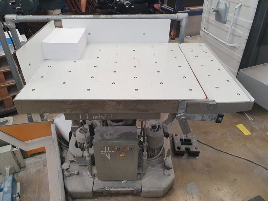 Guillotines Polar 92 E