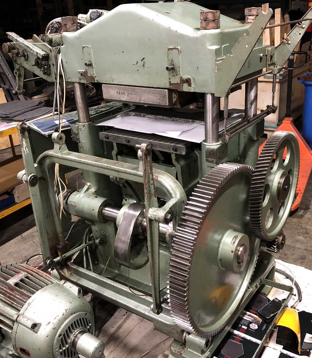 Hot foil and embossing Kolbus PA