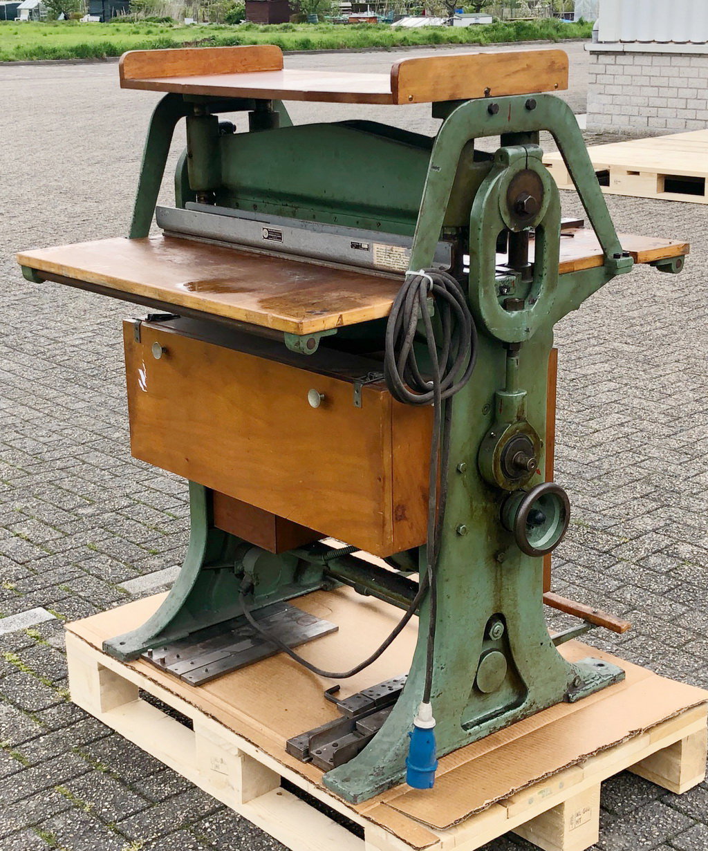 Slitter/cutter/creaser Kroll 700